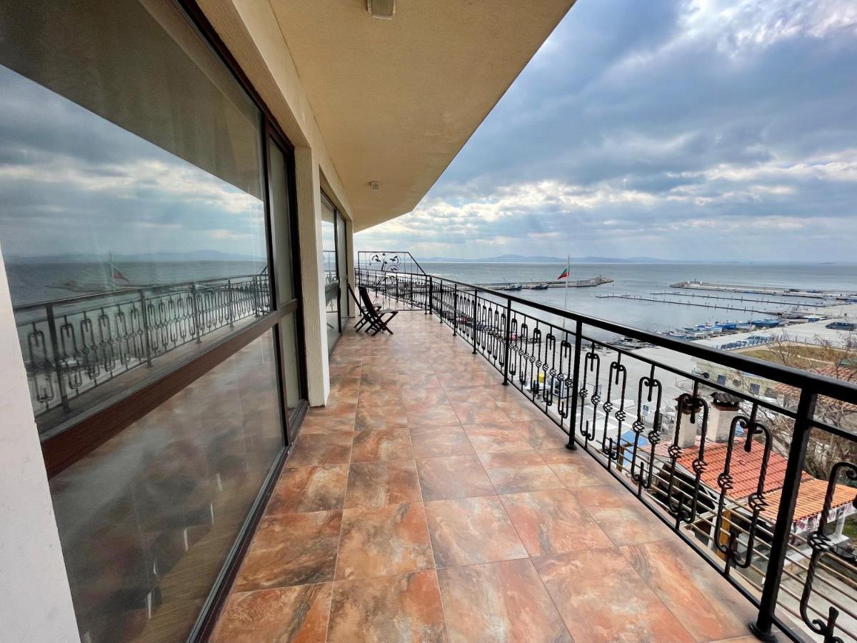 At The American'S Hotel Pomorie Esterno foto