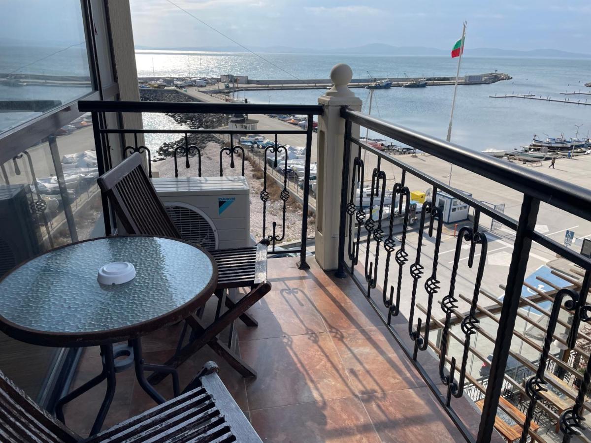 At The American'S Hotel Pomorie Esterno foto