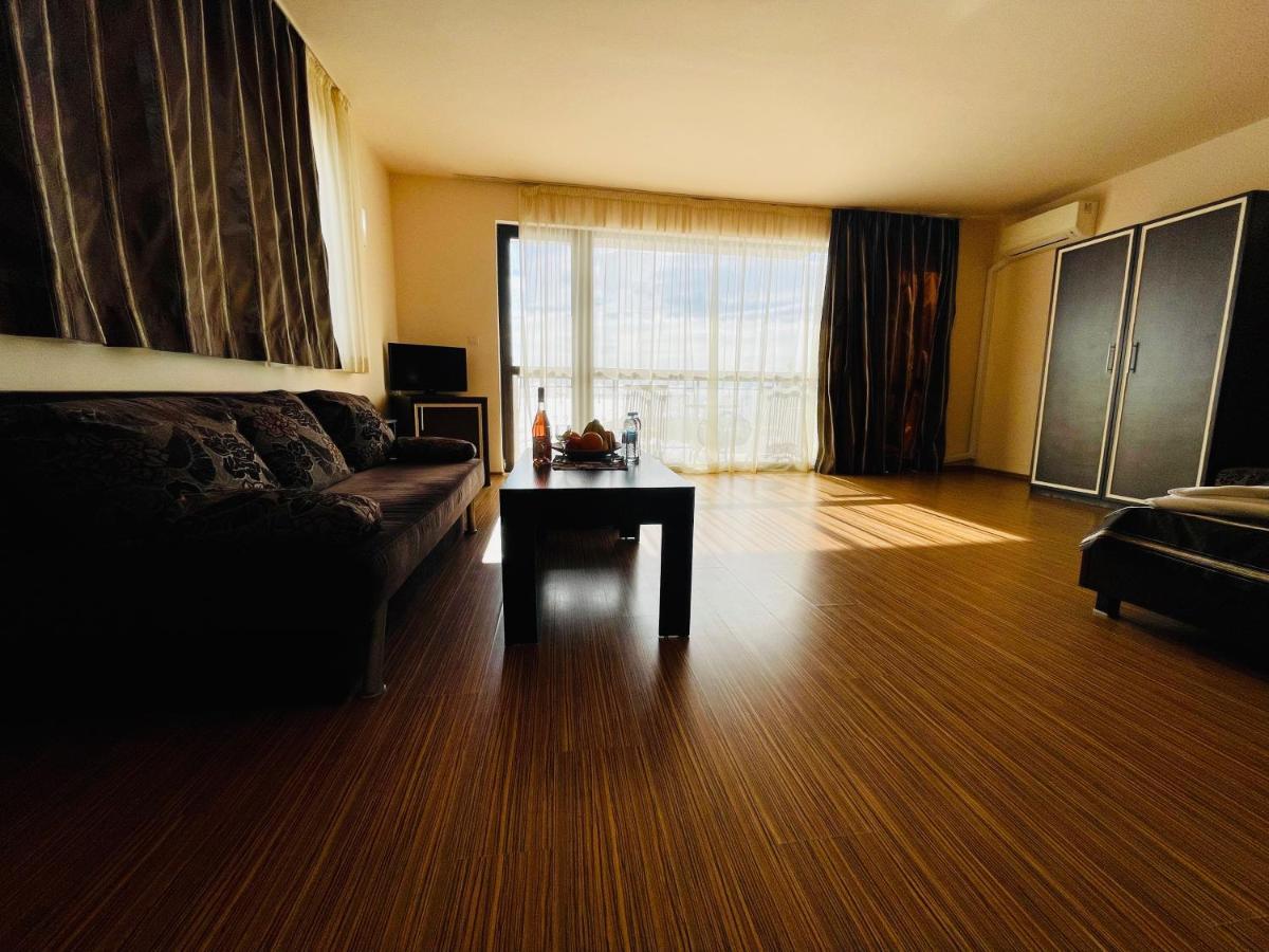 At The American'S Hotel Pomorie Esterno foto