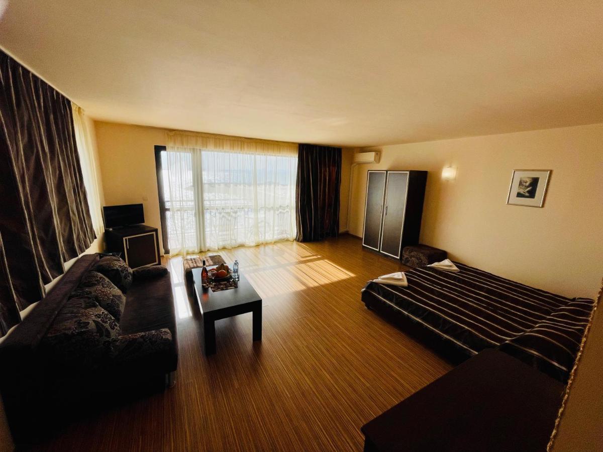 At The American'S Hotel Pomorie Esterno foto
