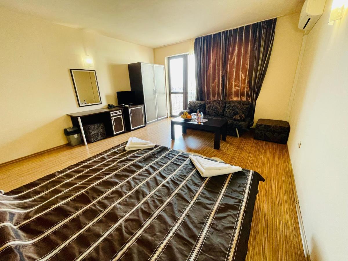 At The American'S Hotel Pomorie Esterno foto