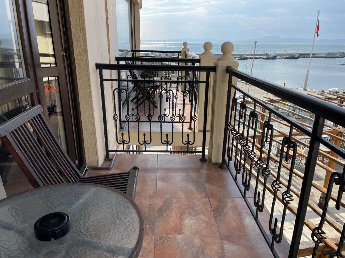 At The American'S Hotel Pomorie Esterno foto