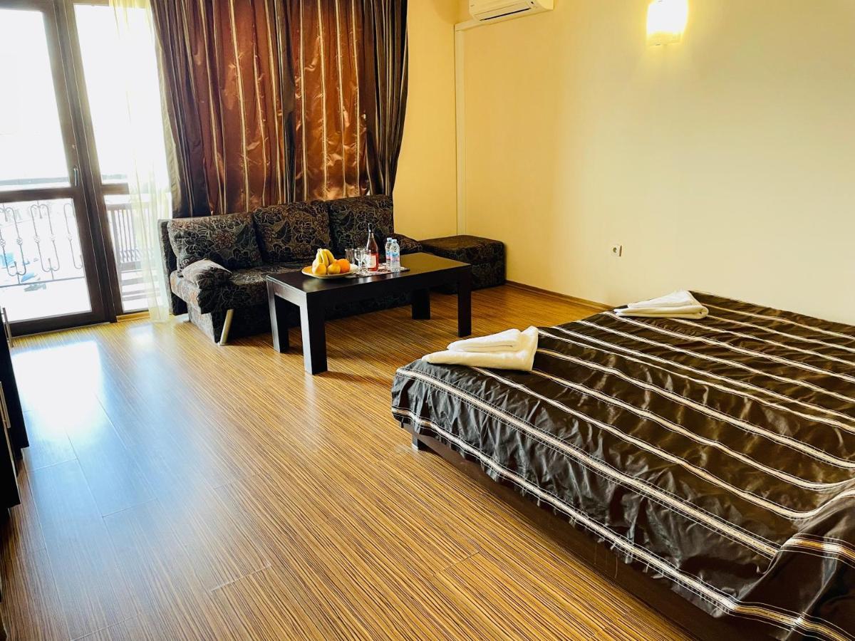 At The American'S Hotel Pomorie Esterno foto